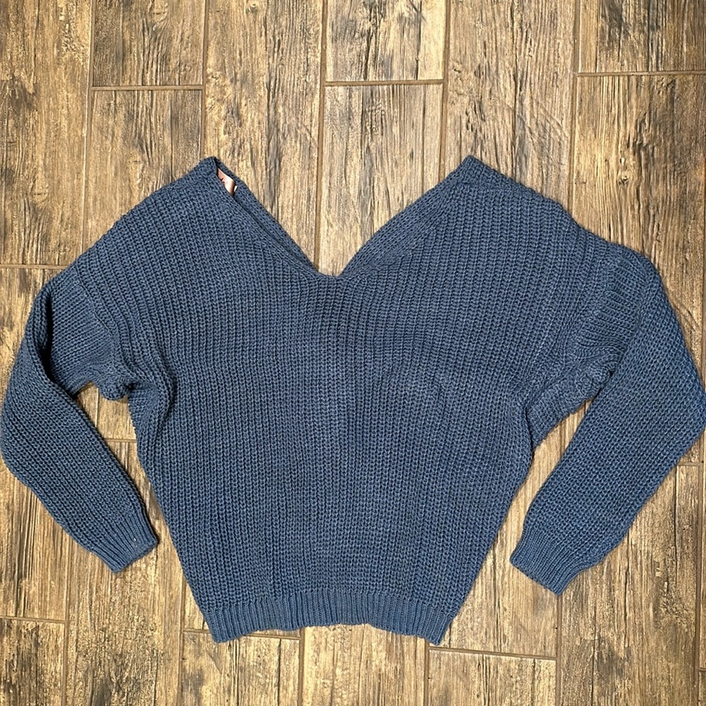 NWOT Scandal Knot Sweater